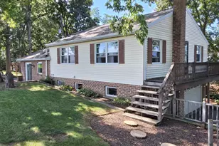 3422B W Newport Rd, Ronks, PA 17572 - Photo 2