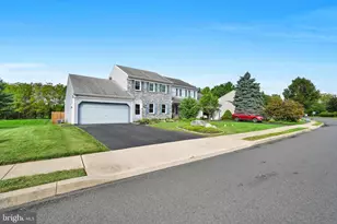 113 Laurie Ln, Lititz, PA 17543 - Photo 1
