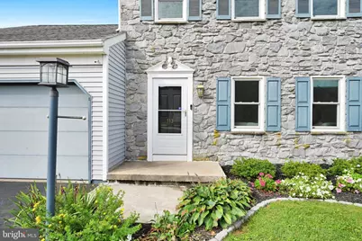 113 Laurie Lane, Lititz, PA 17543 - Photo 2