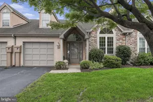 110 Greenview Dr, Lancaster, PA 17601 - Photo 1
