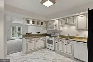 110 Greenview Dr, Lancaster, PA 17601 - Photo 8