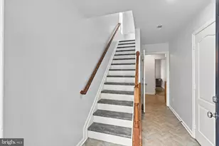 332 Dickens Dr, Lancaster, PA 17603 - Photo 4