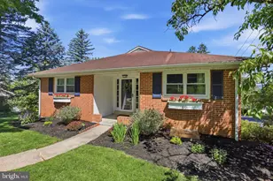 250 N Maple St, Ephrata, PA 17522 - Photo 1