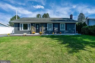 1070 James Ave, Ephrata, PA 17522 - Photo 1