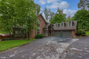 325 Netzley Dr, Denver, PA 17517 - Photo 1