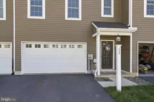 111 Meadowbrook Ln, New Providence, PA 17560 - Photo 2