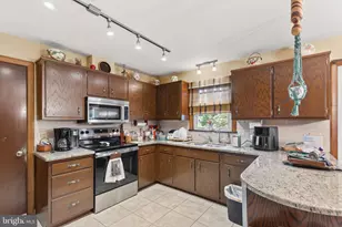 206 Mellinger Cir, Ephrata, PA 17522 - Photo 8