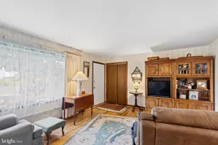 206 Mellinger Cir, Ephrata, PA 17522 - Photo 4