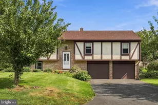 6055 Geneva Dr, East Petersburg, PA 17520 - Photo 2