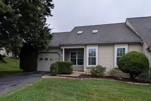19 Burr Oak Dr, Millersville, PA 17551 - Photo 1