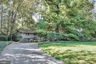 1734 Colonial Manor Dr, Lancaster, PA 17603 - Photo 1
