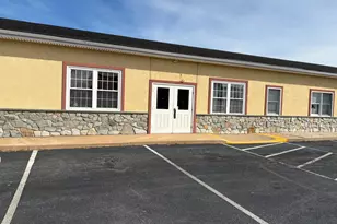 684 W Main St, New Holland, PA 17557 - Photo 1