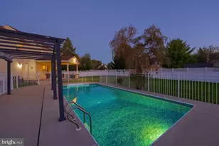 24 Sovereign Cir, Lititz, PA 17543 - Photo 6
