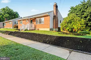 626 S Locust St, Elizabethtown, PA 17022 - Photo 2