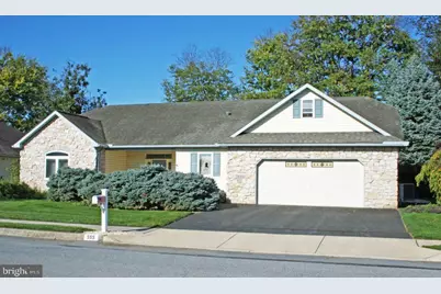 555 Blossom Trl Trail, Mount Joy, PA 17552 - Photo 2