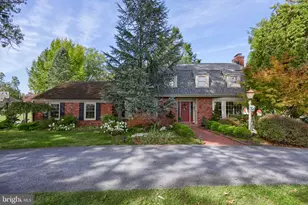 1405 Country Club Dr, Lancaster, PA 17601 - Photo 2