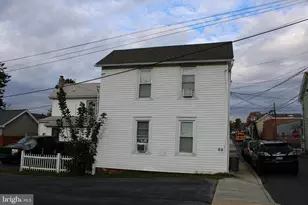 148 Cherry St, Ephrata, PA 17522 - Photo 2