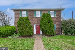 1362 Blue Jay Dr, Lancaster, PA 17601 - Photo 1