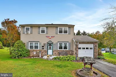4096 Hilltop Drive, Mount Joy, PA 17552 - Photo 2