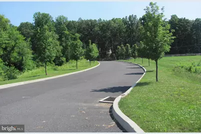 2209 S Melrose Lane, Bethlehem, PA 18015 - Photo 10