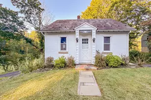 3112 Honeysuckle Rd, Bethlehem, PA 18015 - Photo 2