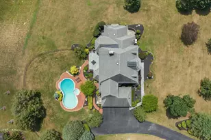 4303 W Wyndemere Cir, Schnecksville, PA 18078 - Photo 66