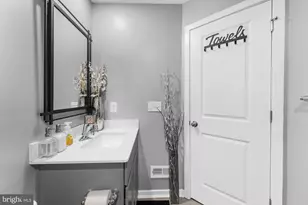 7555 Clayton Ave, Coopersburg, PA 18036 - Photo 28