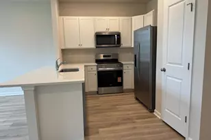 1207 Susan Cir, Breinigsville, PA 18031 - Photo 6