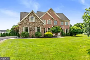 4490 Canterbury Dr, Emmaus, PA 18049 - Photo 2