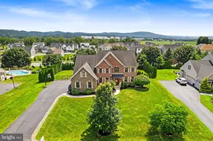 4490 Canterbury Dr, Emmaus, PA 18049 - Photo 4