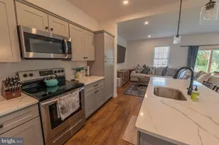 543 Long St, Emmaus, PA 18049 - Photo 6