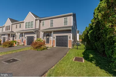 543 Long Street, Emmaus, PA 18049 - Photo 2