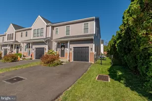 543 Long St, Emmaus, PA 18049 - Photo 2