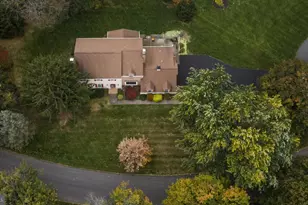 2570 Millbrook Dr, Emmaus, PA 18049 - Photo 6