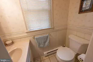 2570 Millbrook Dr, Emmaus, PA 18049 - Photo 12