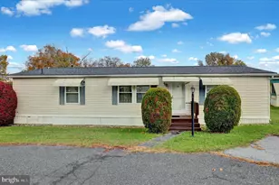 8758 Turkey Ridge Rd, Breinigsville, PA 18031 - Photo 10