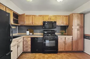 1575 Creekside Rd, Whitehall, PA 18052 - Photo 4