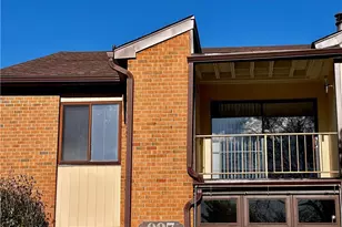 997 Village Round, Allentown, PA 18106 - Photo 2