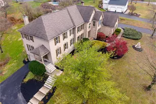 2243 Oakwood Ct, Fogelsville, PA 18051 - Photo 4