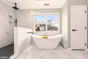 2243 Oakwood Ct, Fogelsville, PA 18051 - Photo 30