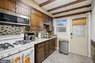 1950 Oxford Dr, Allentown, PA 18103 - Photo 16