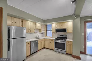 815 W Gordon St, Allentown, PA 18102 - Photo 2