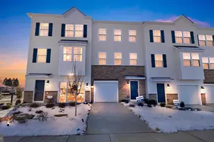 8215 Alexander Ct, Breinigsville, PA 18031 - Photo 2