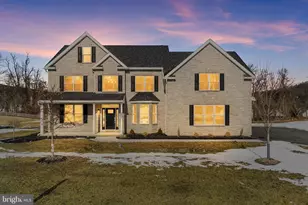 5031 Hunter Ln, Emmaus, PA 18049 - Photo 2