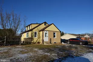 2637 Helen St, Allentown, PA 18104 - Photo 1