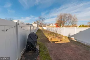 343 Broad St, Emmaus, PA 18049 - Photo 16