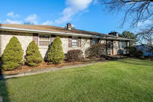 6129 Beverly Hills Rd, Coopersburg, PA 18036 - Photo 4