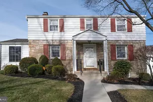 1848 Ridgelawn Ave, Bethlehem, PA 18018 - Photo 2