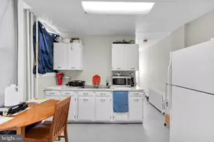 318 N 7th St, Allentown, PA 18102 - Photo 36