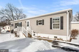 8754 Breinig Run Cir, Breinigsville, PA 18031 - Photo 2